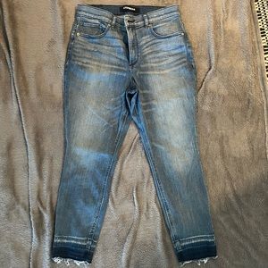 Express light blue capri